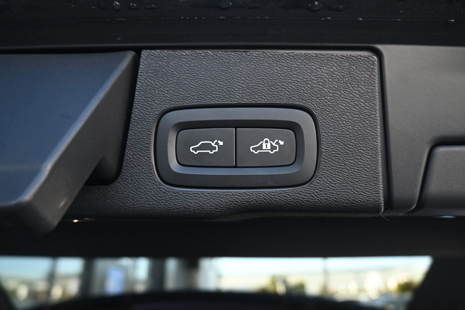 Fahrzeugabbildung Volvo XC60 B5 AWD Plus Black Edition*FSHZG*PANO*360°*