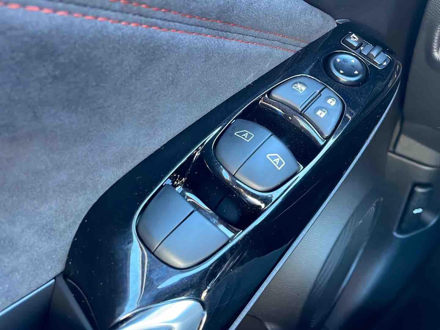 Nissan Juke 1.0 DIG-T Automatik Redline Edition, миниатюра 21