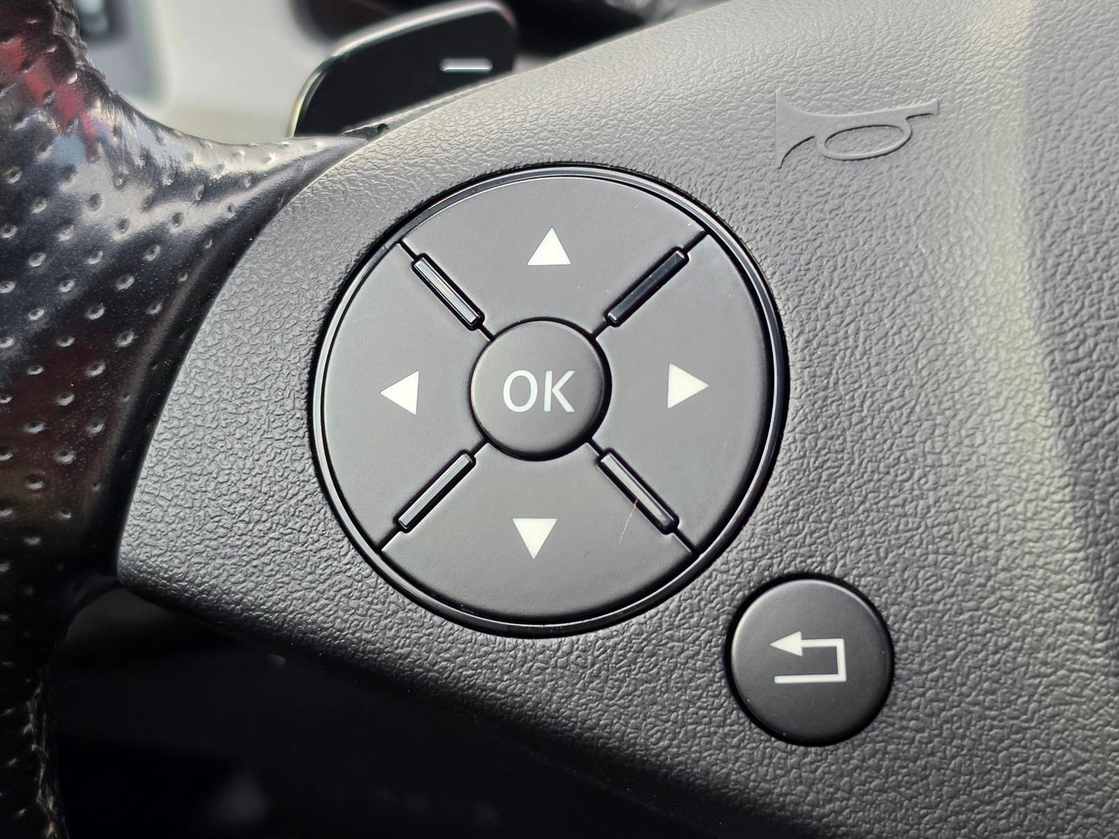 Mercedes-Benz E350 2011 — photo 33