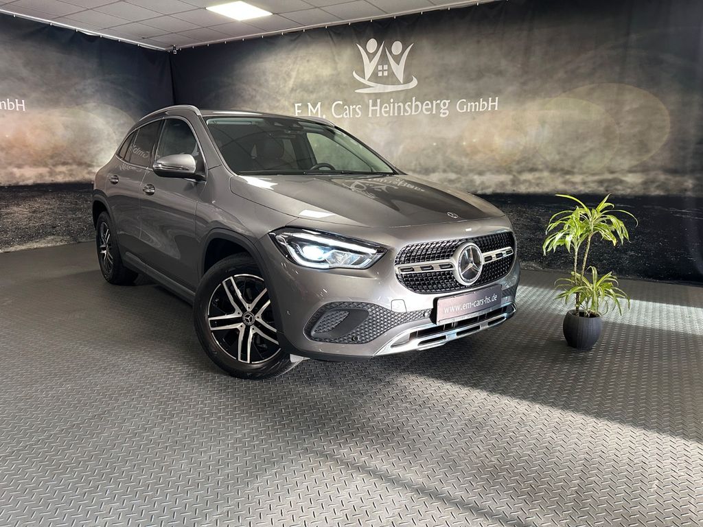 Mercedes-Benz GLA 200