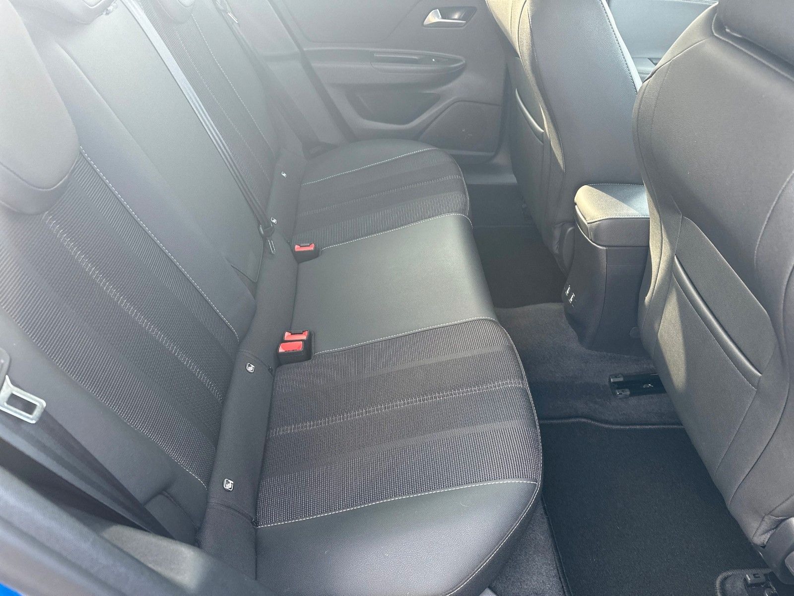 Fahrzeugabbildung Opel Mokka Elegance, Rückfahrkamera, Sitzheizung