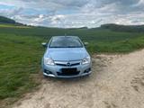 Opel Tigra Twintop ideal für Fahranfänger - Opel Corsa mit Benzin-Antrieb: Cabrio