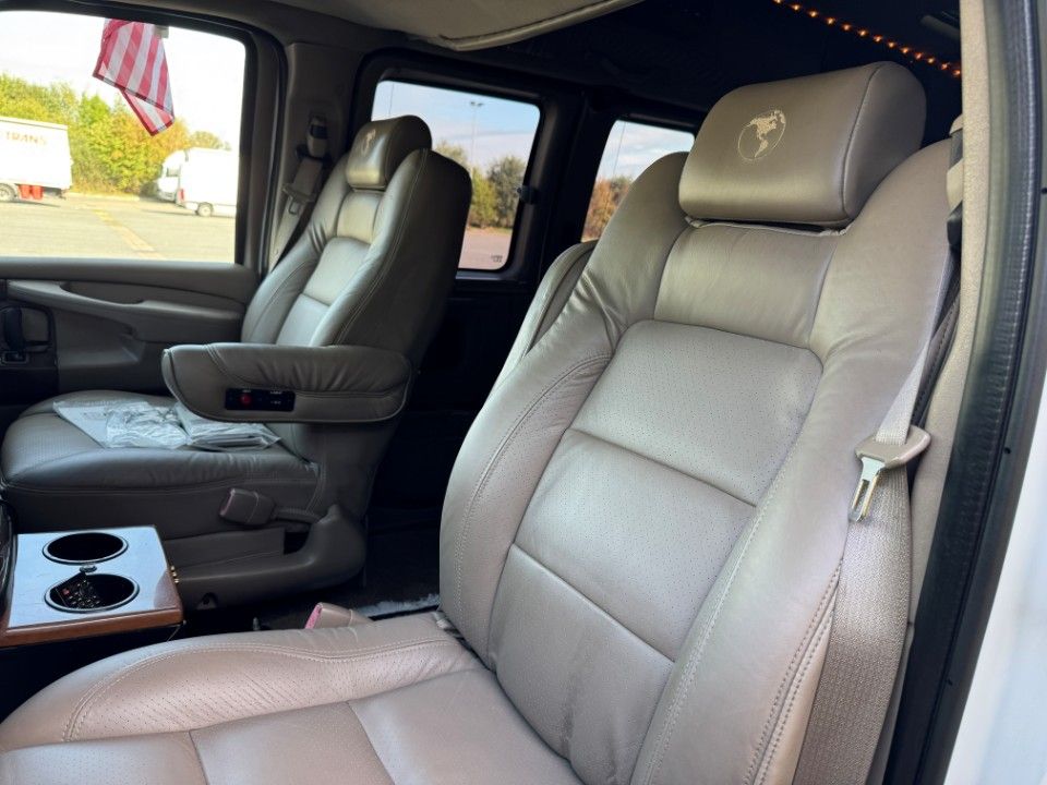 Fahrzeugabbildung Chevrolet Express Chevy Van Explorer Ltd. SE