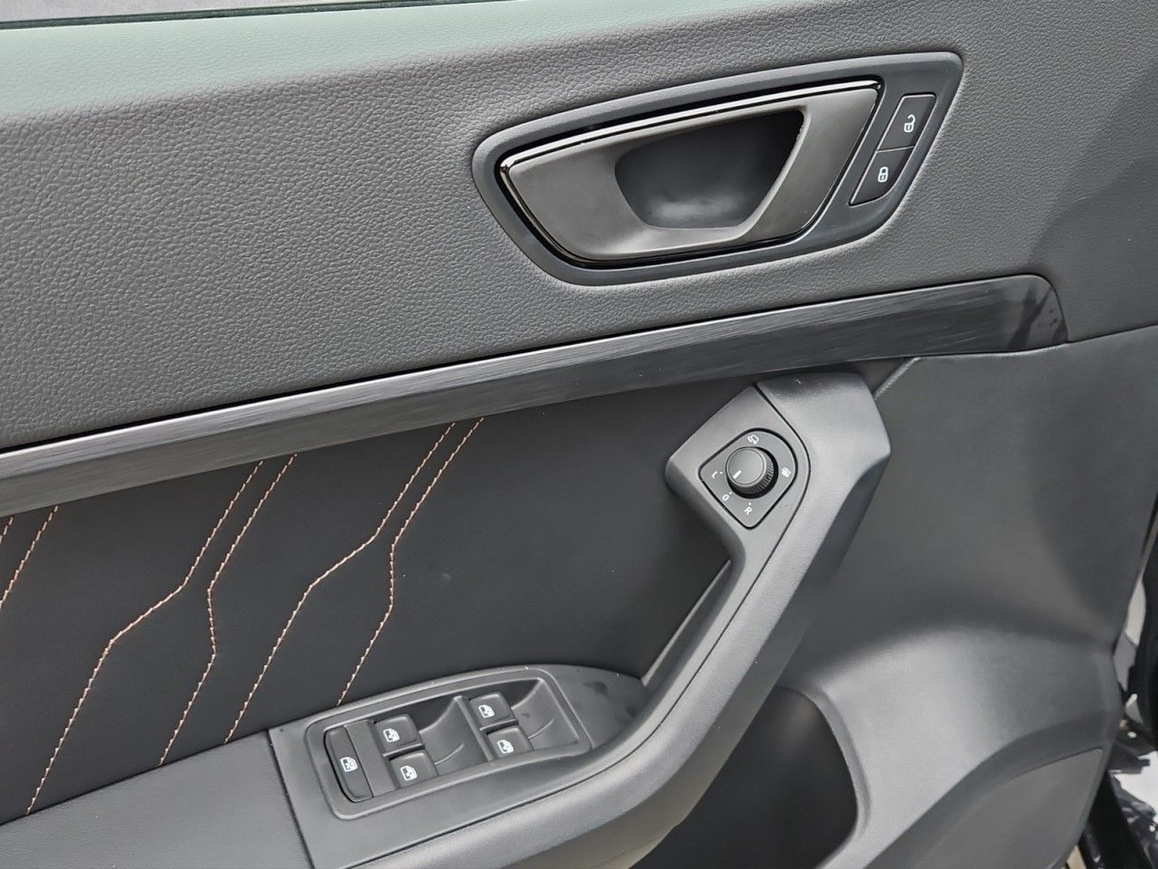 Fahrzeugabbildung CUPRA Ateca AHK,Navi,LED,el.Heckklappe uvm.