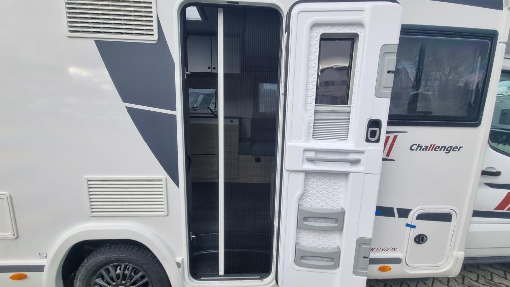 Autohaus Zimpel & Franke -  Challenger 260 neues Modell 8 Gang Automatik+Markise+Solar - Bild 4