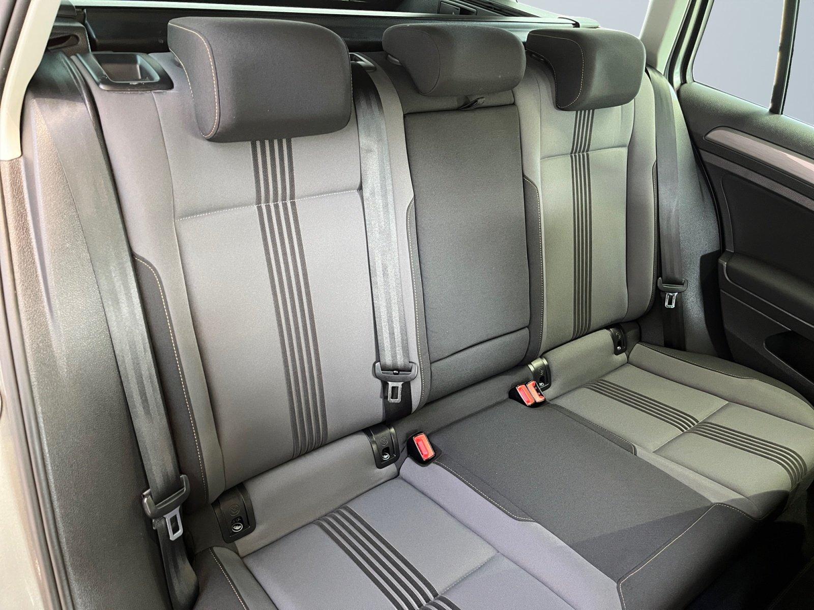 Volkswagen Golf VII Variant R-Line 1.4 TSI DSG BiXenon PDC