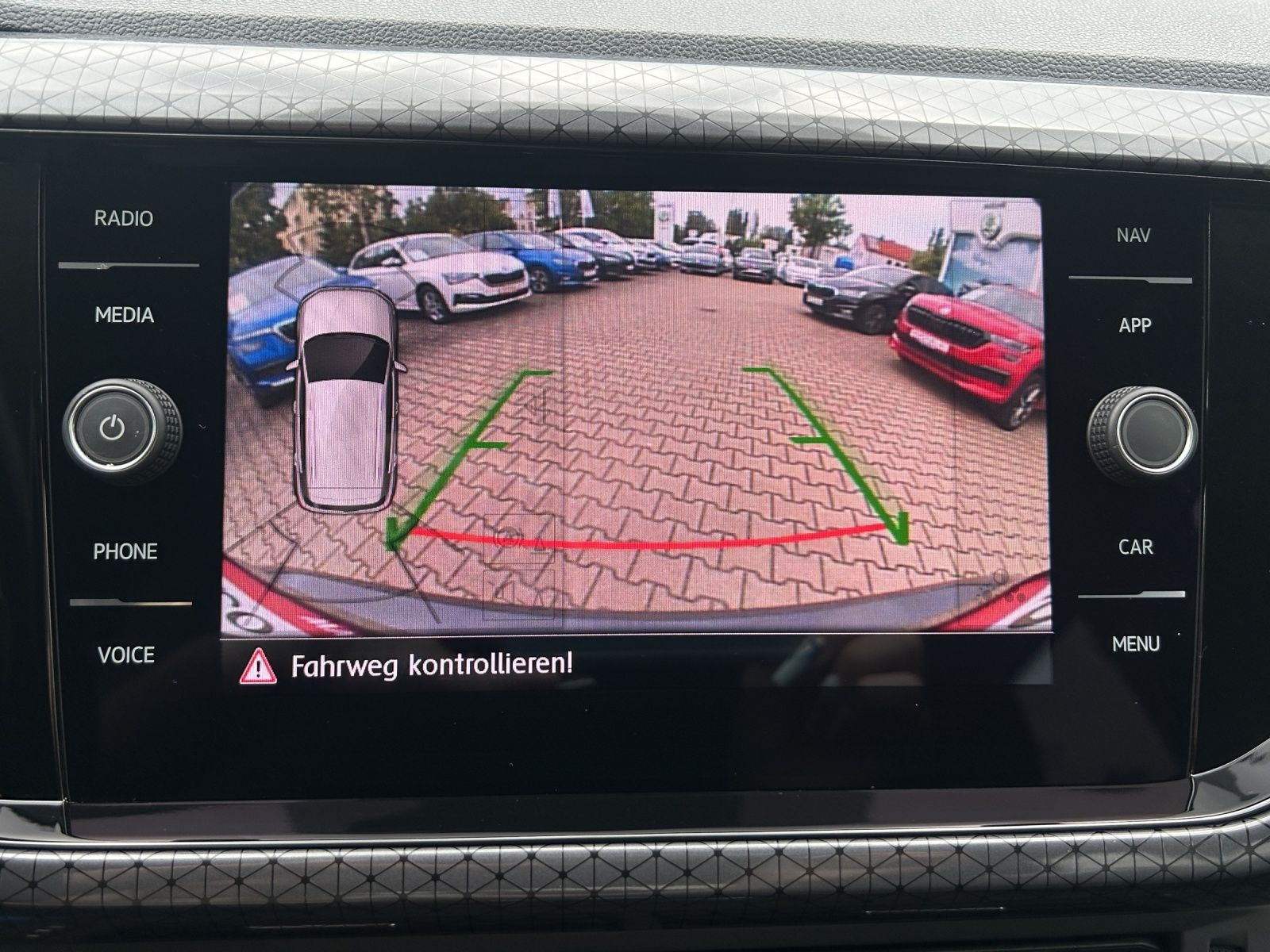 Fahrzeugabbildung Volkswagen T-Cross Style DSG LED Navi VC RFK SHZ 17"