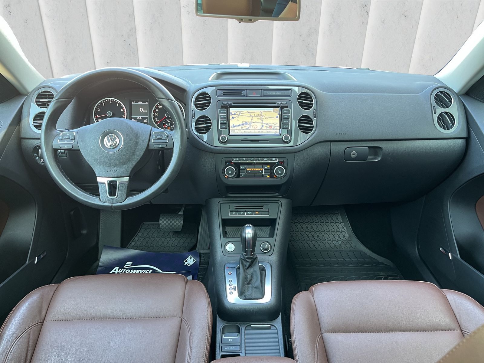 Fahrzeugabbildung Volkswagen Tiguan Sport & Style**4Motion**DSG**Leder**TOP**