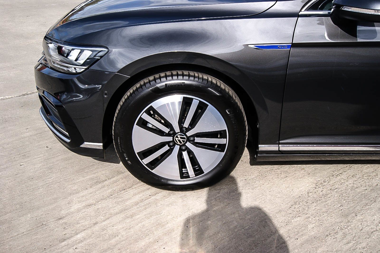 Fahrzeugabbildung Volkswagen Passat Variant GTE MATRIX-LED IQ.DRIVE ACC 1HAND