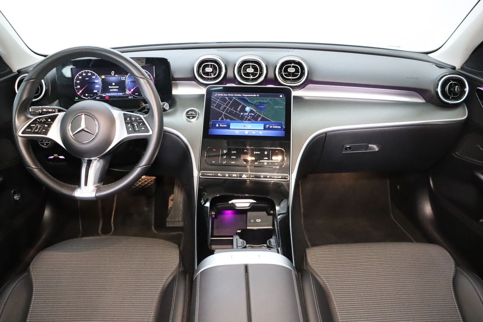 Fahrzeugabbildung Mercedes-Benz C 220 T d 4Matic Standhzg. * LED *