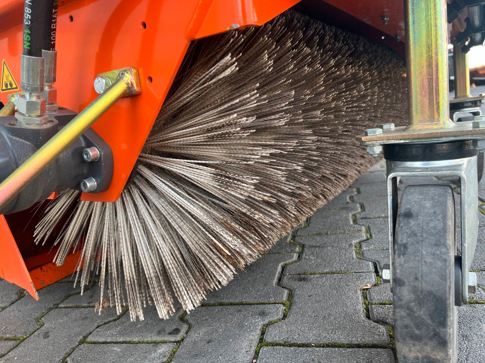 Fahrzeugabbildung Andere Bema 20 BK Kehrmaschine / Kramer 5040 / 2023