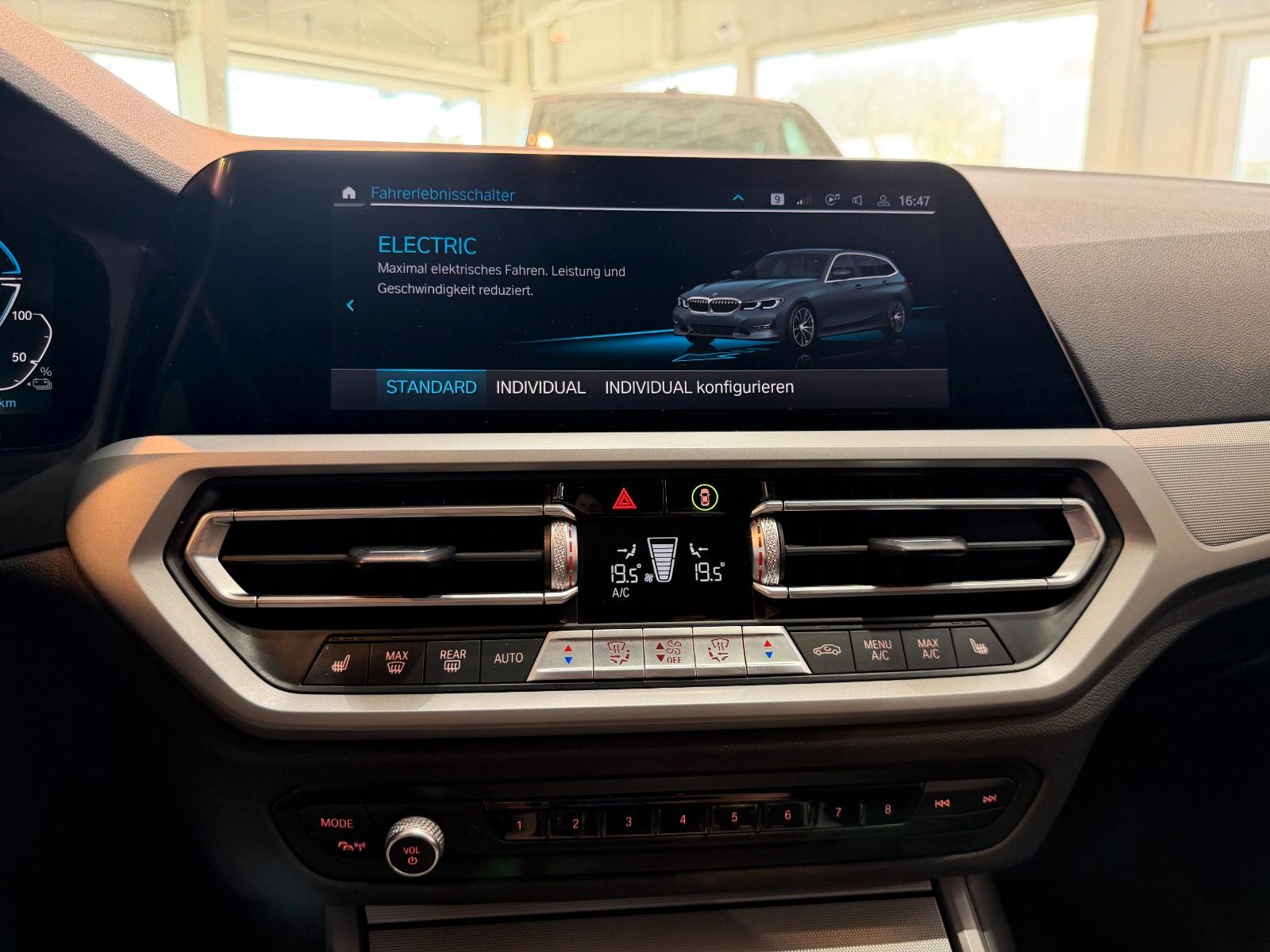 BMW 330E TOURING 292CH ADVANTAGE