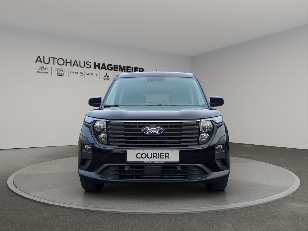 Fahrzeugabbildung Ford Tourneo Courier Titanium Automatik