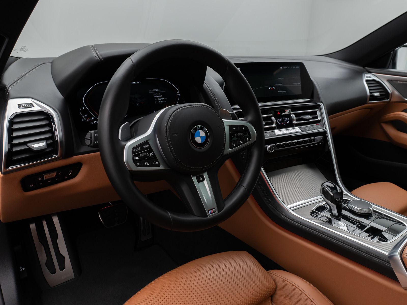 Fahrzeugabbildung BMW M850i xD GC Panorama 360°DAB H/K SoftCl 20Zoll