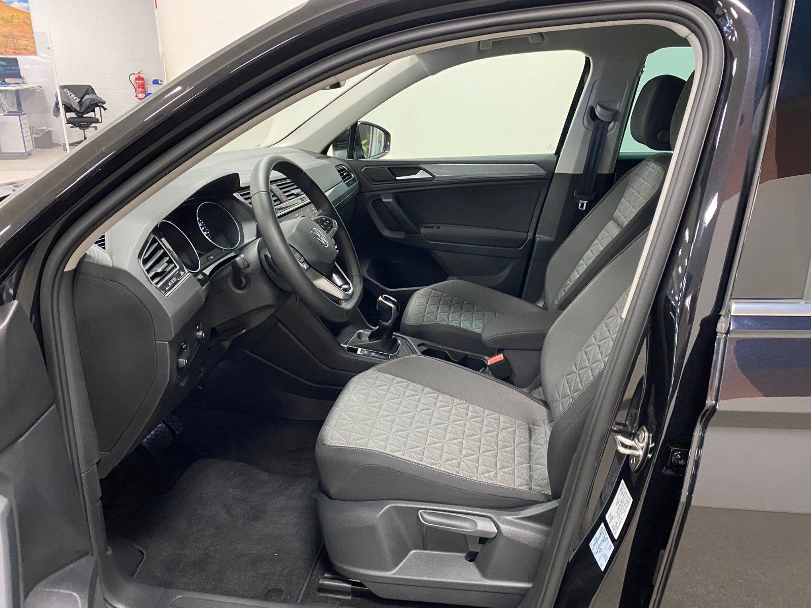 Fahrzeugabbildung Volkswagen Tiguan 1.5 TSI DSG+Head-up-Display+AHK schwenk.+