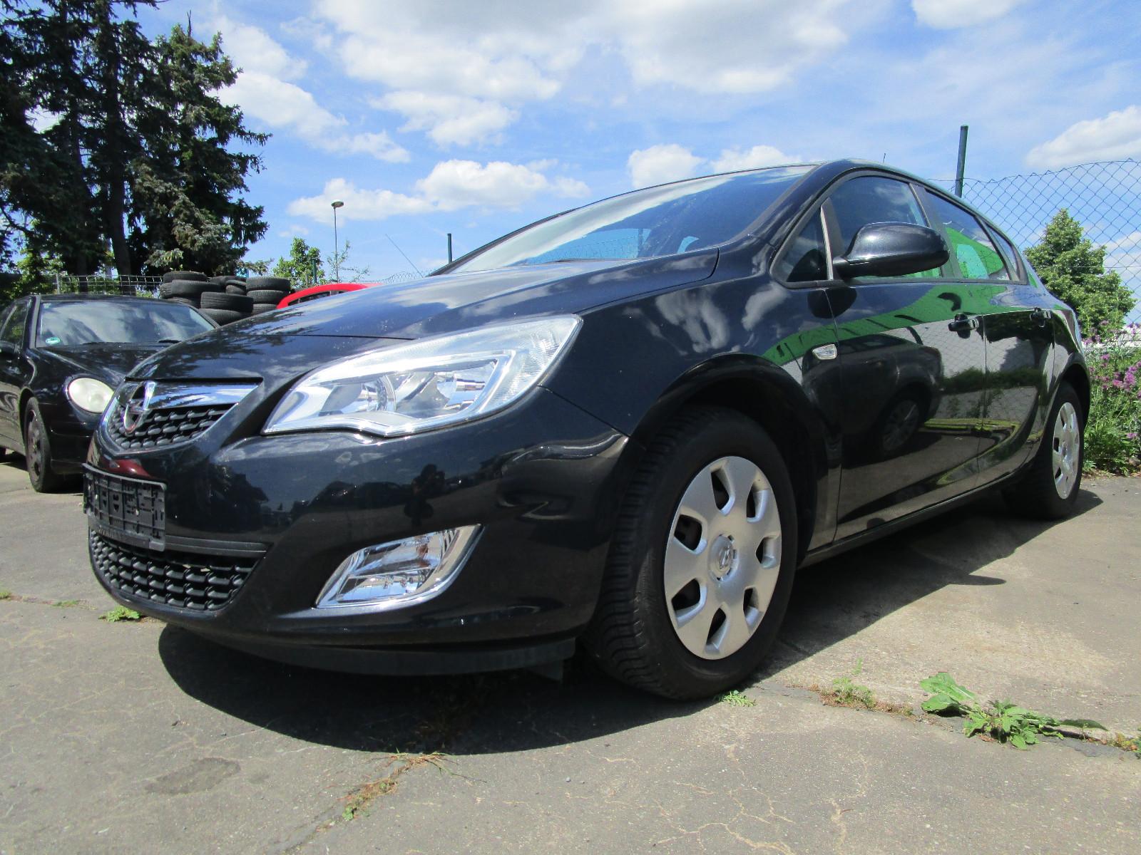 Opel Astra J Lim. 5-trg. Edition