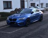 BMW M235i xDrive Coupé - Vollausstattung - blaue BMW M235