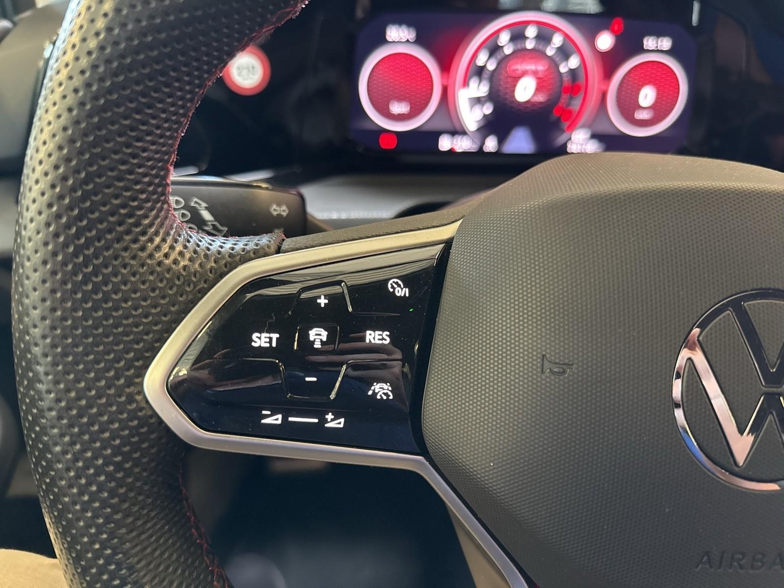 Volkswagen Golf VIII 2.0 GTI AHK CAM ACC LM19 NAVI LED+, миниатюра 16