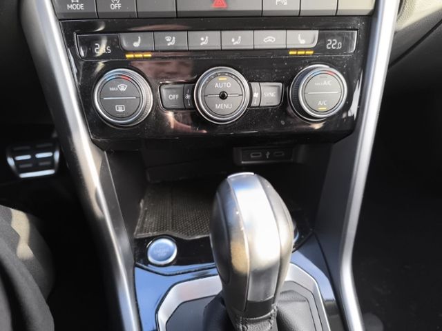 Fahrzeugabbildung Volkswagen T-Roc 1.5 TSI DSG Active LED NAVI KESSY ALLWETTE