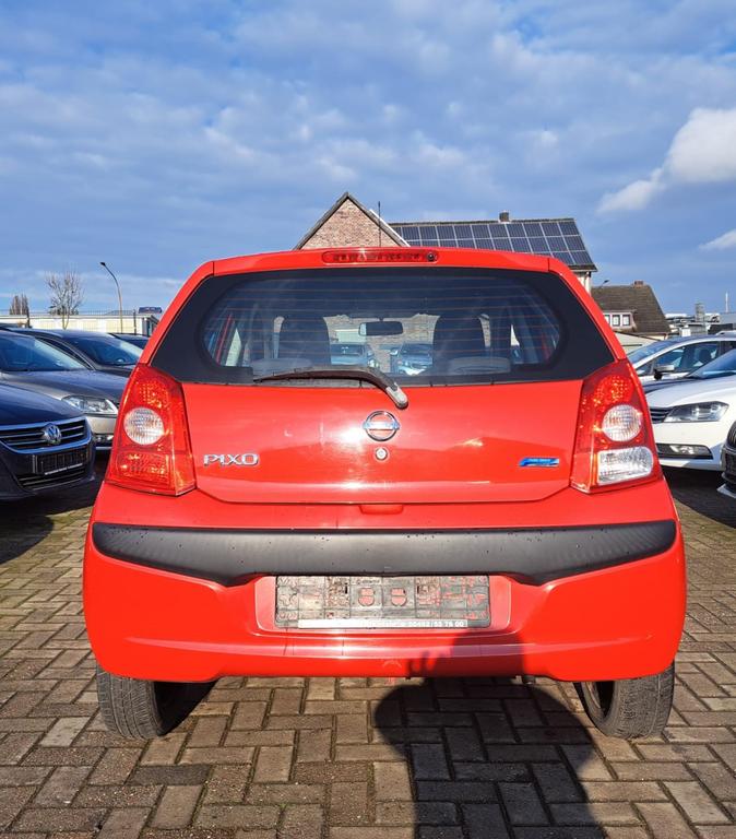 Nissan Pixo