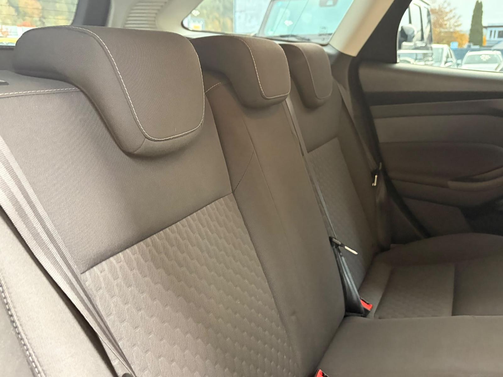 Ford Focus 2014 — photo 14