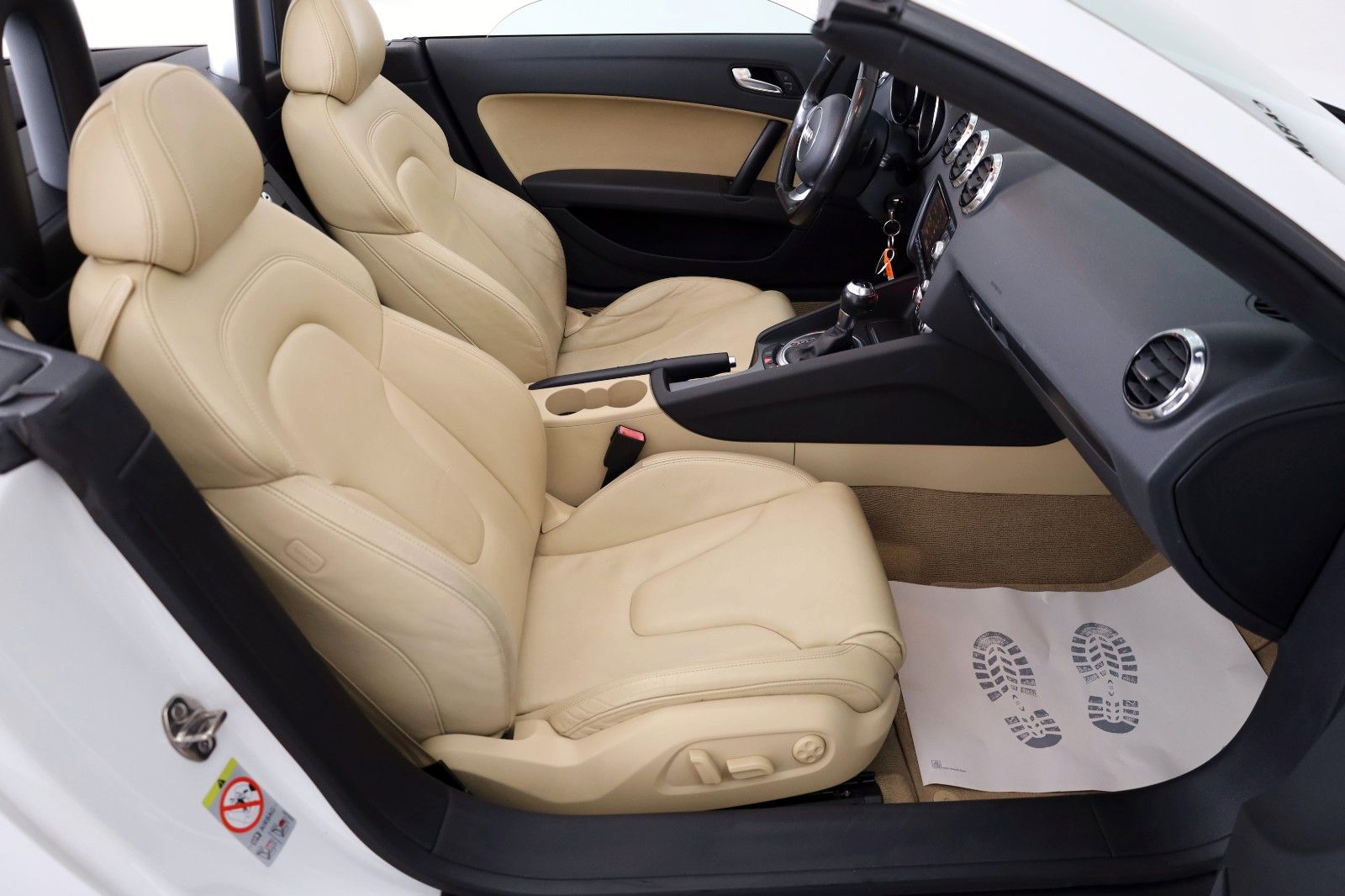 Fahrzeugabbildung Audi TT 2.0 TFSI Roadster Leder,Navi,Xenon,SH,SR+WR