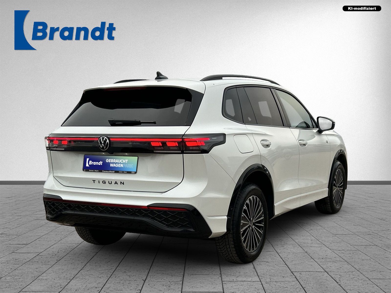 Volkswagen Tiguan 2.0 TDI 4M R-LINE DSG MATRIX PANO HUD AHK foto 3