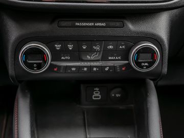 Ford Kuga 2.5 Plug-In Hybrid ST-Line X Kamera Navi