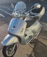 Vespa GTS 250 mit Koffer + Scheibe, Garagenfahrzeug - VESPA 25