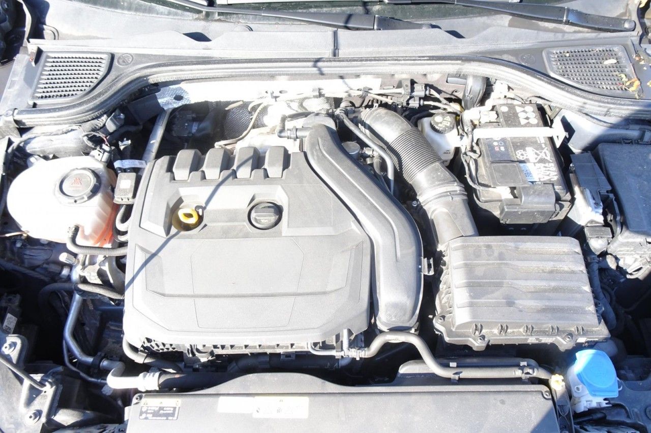Fahrzeugabbildung Volkswagen Golf Var. STYLE 1.5l eTSI 96kW DSG LED Navi