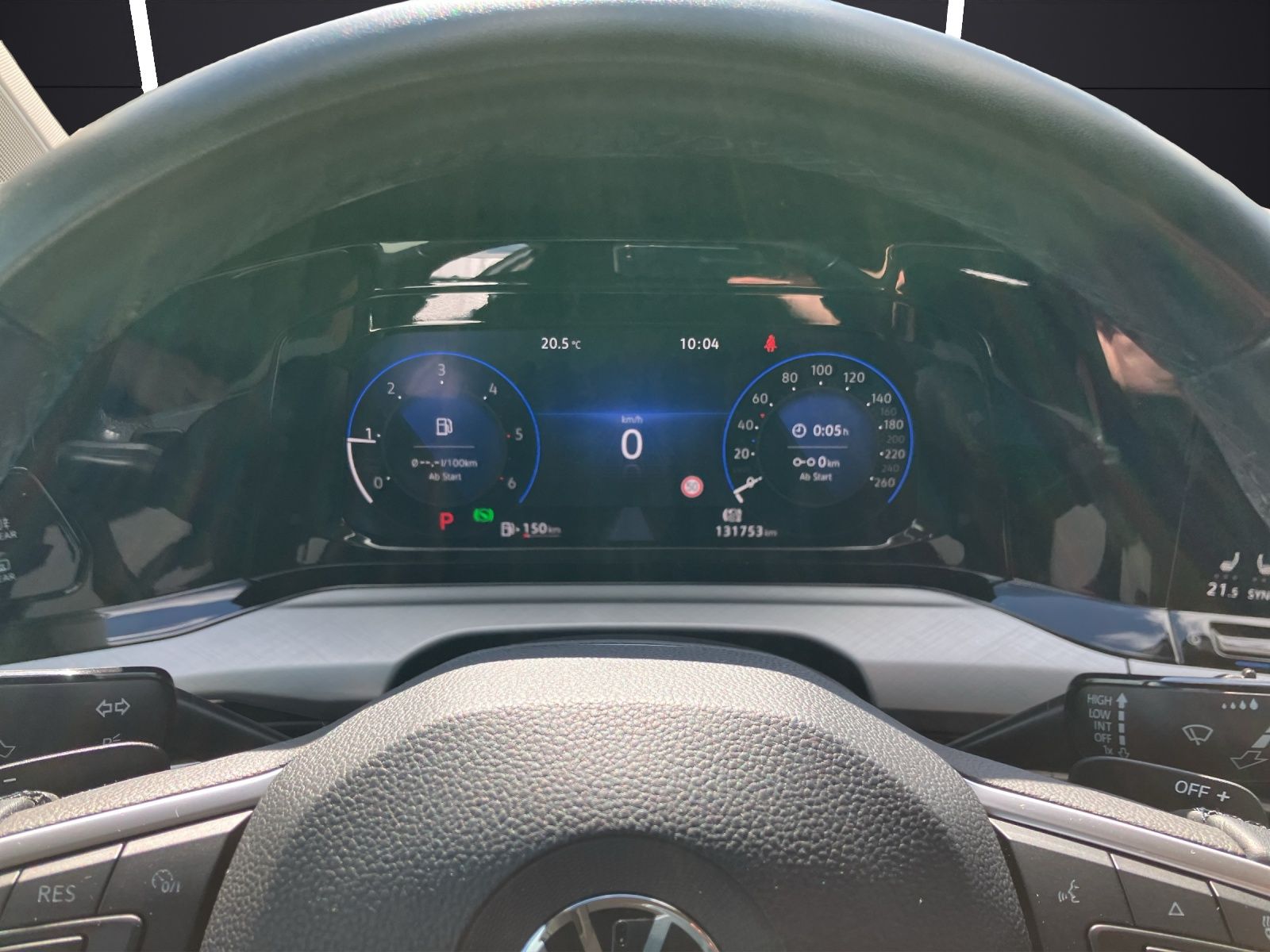 Fahrzeugabbildung Volkswagen Golf VIII Variant TDI Life DSG LED Navi ACC AHK