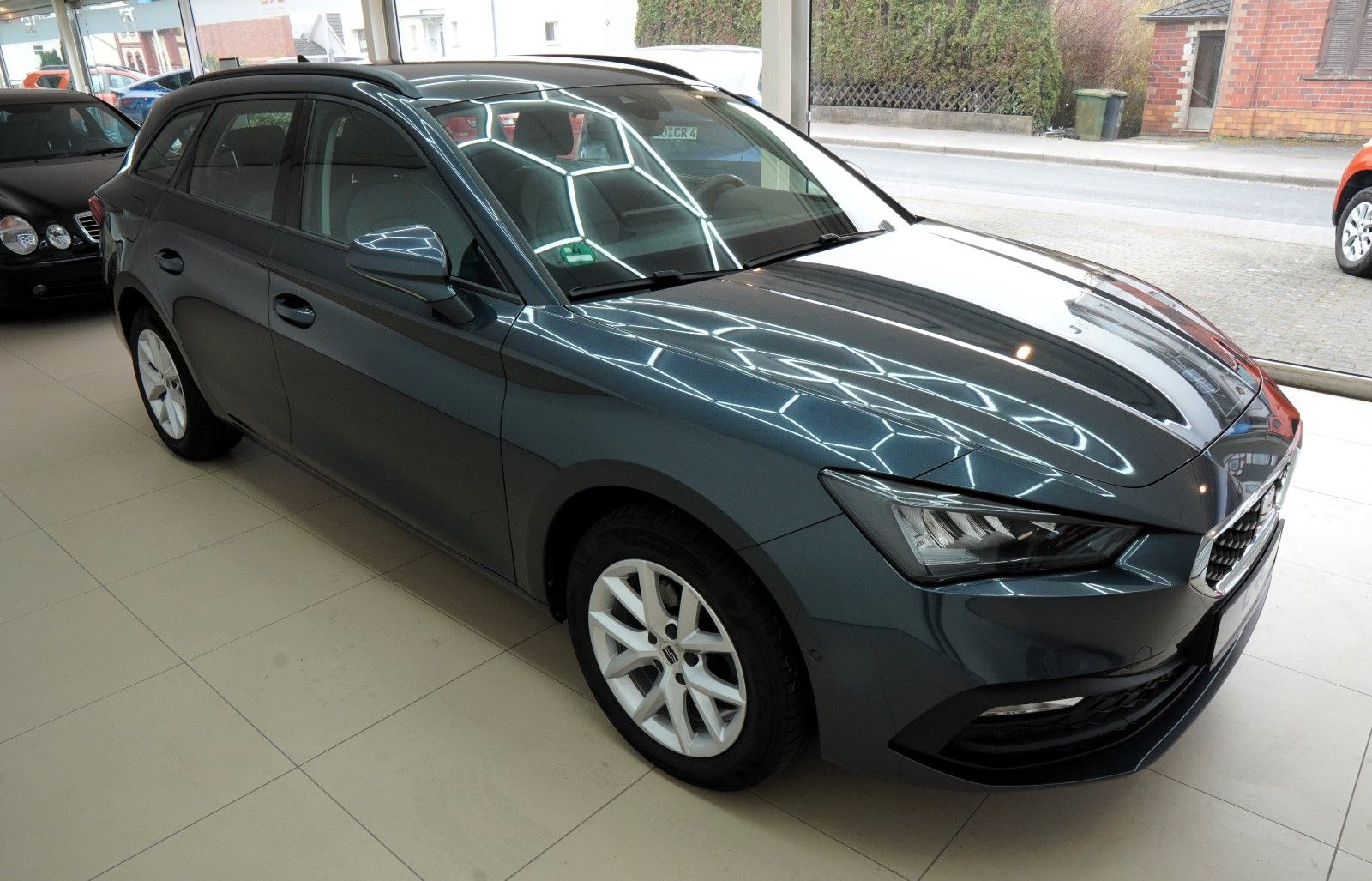 Fahrzeugabbildung SEAT Leon Sportstourer Style *Navi*Shz*CarPlay*