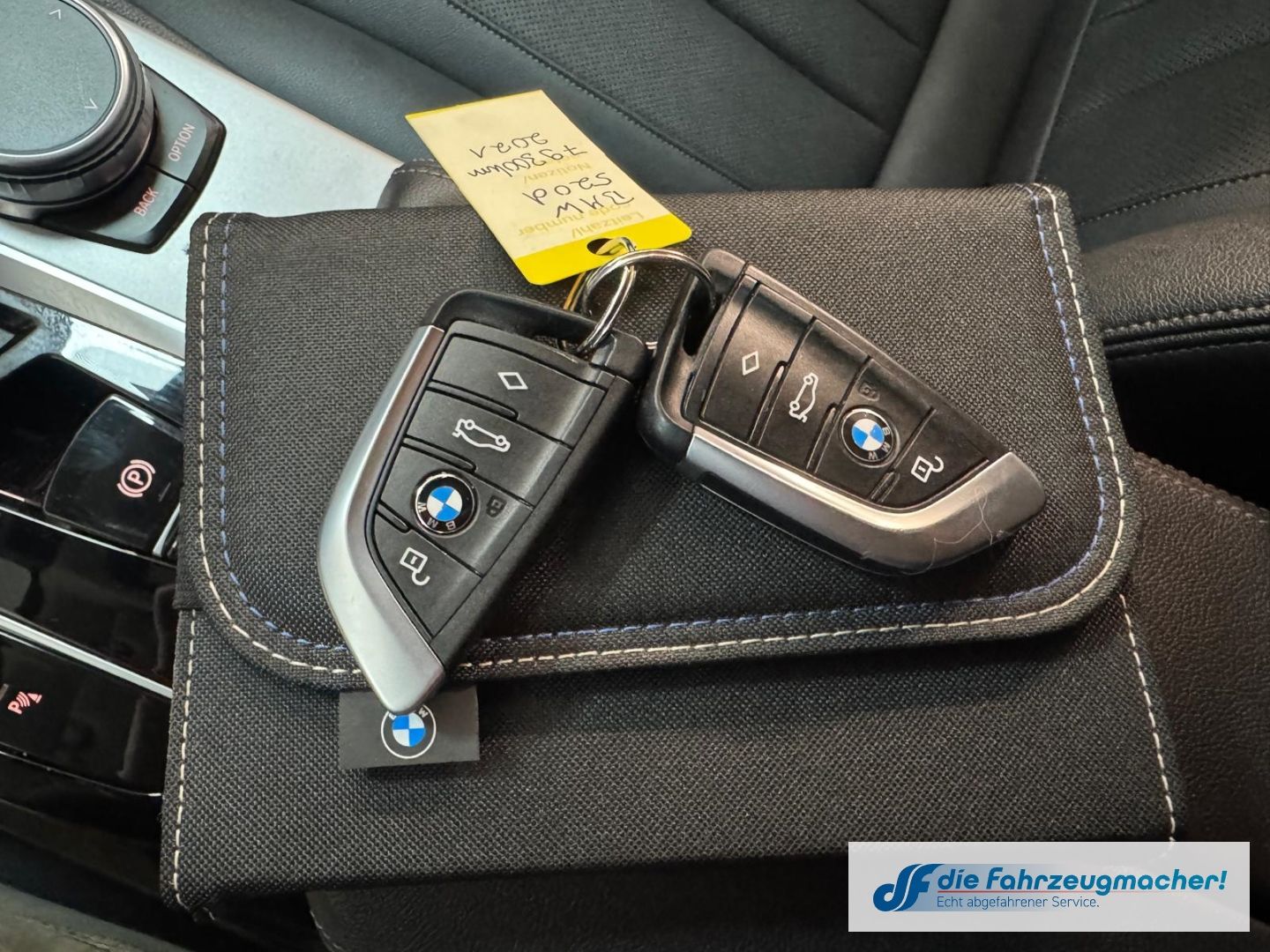 Fahrzeugabbildung BMW 520 d Touring Park-Assistent Luftfederung Navi D