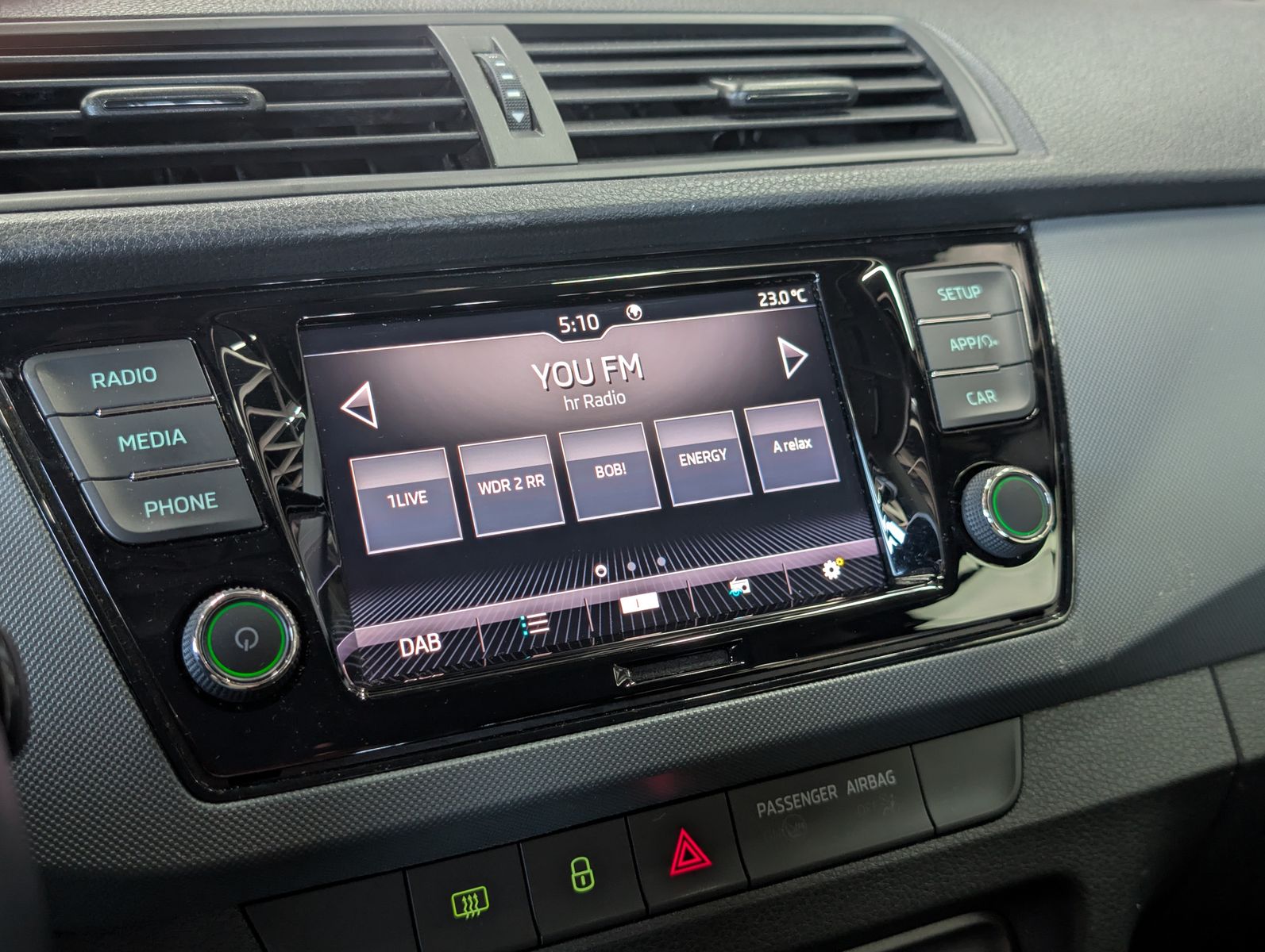 Fahrzeugabbildung SKODA Fabia Active 1.0 MPI SURROUND SCHECKHEFT KLIMA