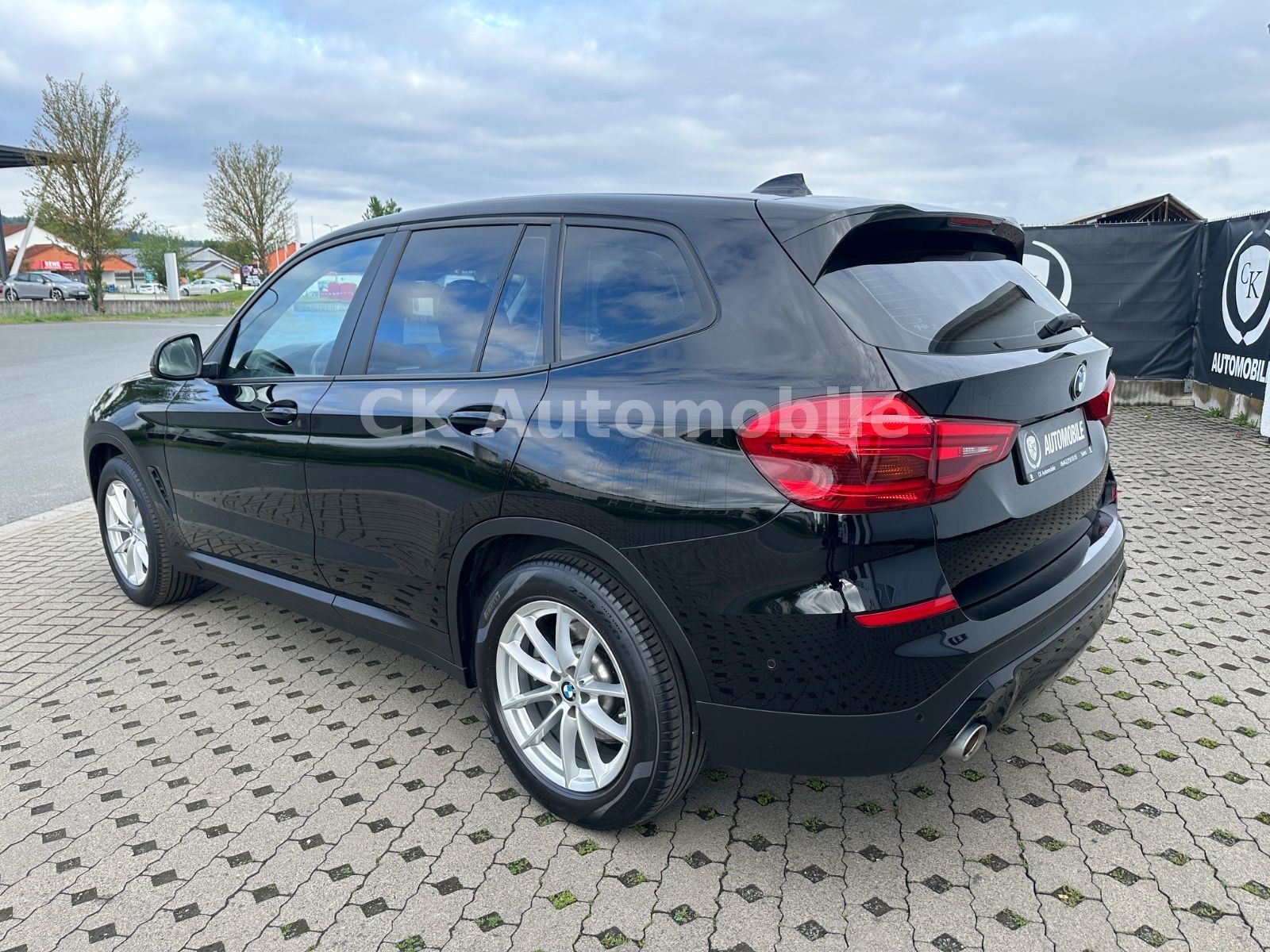 Fahrzeugabbildung BMW X3 xDrive20i Advantage/Navi/Head-Up/LED/Kamera