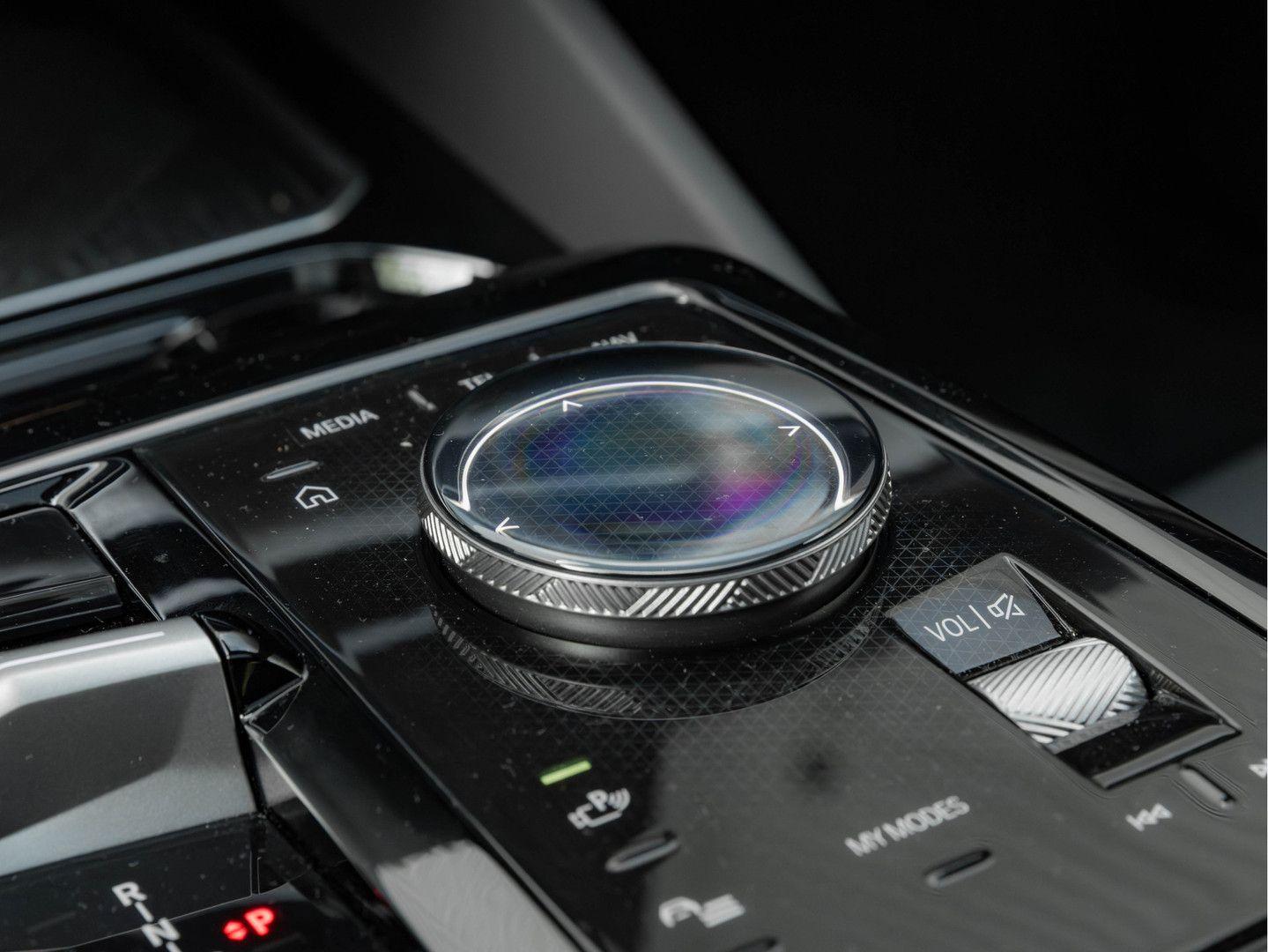 BMW 530 5-serie Touring 530e M-Sport Pro - Pano - AH