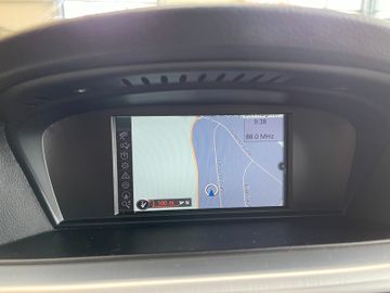 BMW Touring 330d xDrive *PANO*NAVI*PDC*SZHZ*LEDER*
