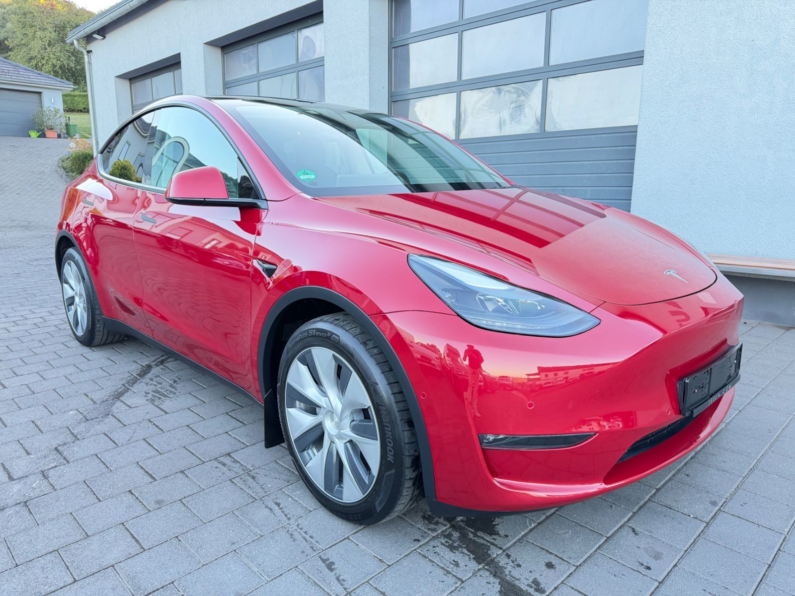 Tesla Model Y Long Range AMD RYZEN AHK 1. Hand
