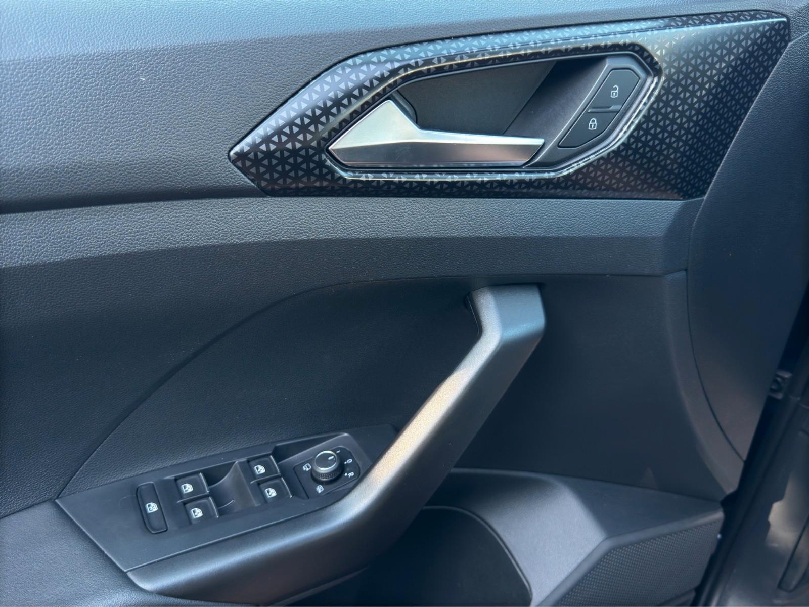 Volkswagen T-Cross R-Line *iQ Drive * ACC * Carplay