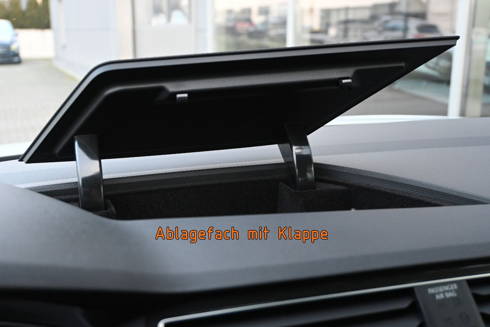 Fahrzeugabbildung Volkswagen Tiguan 1.4 eHybrid DSG R-Line °ACC°AHK°360°-KAM°