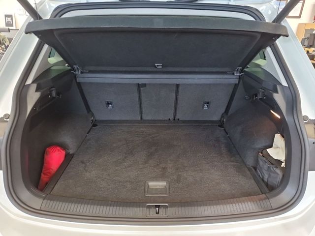 Tiguan 1.5 TSI R-LINE LED+PANO+AHK+NAVI+SITZHZG+