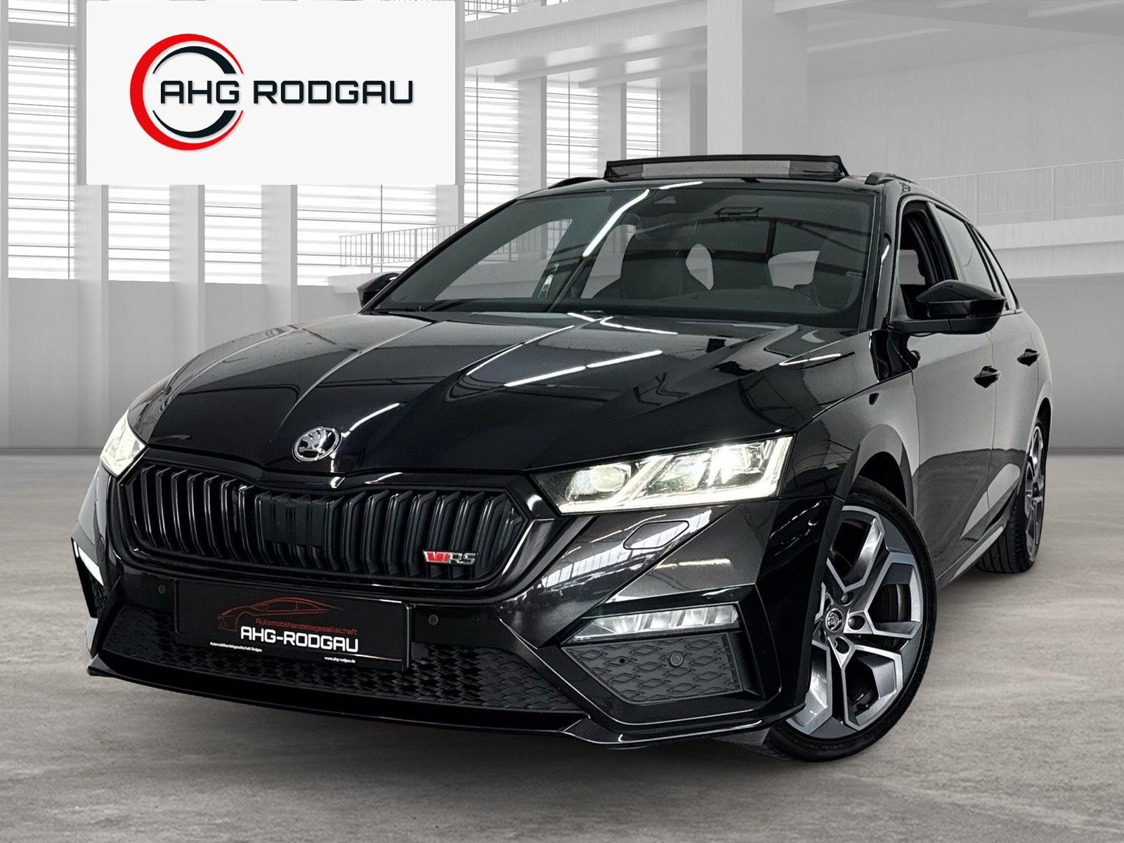 Skoda RS4x4 PANO/HUD/TOT/AHK/ShZ/WinP/MASS/ACC/XDS/HOD imagem 2