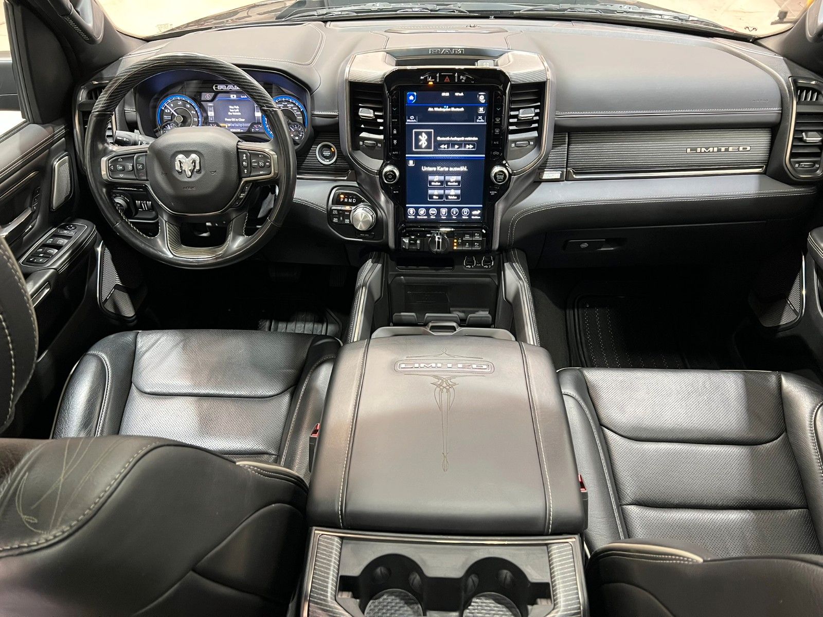Fahrzeugabbildung Dodge RAM  1500 LIMITED NIGHT CREW CAB 4X4 *MFT*