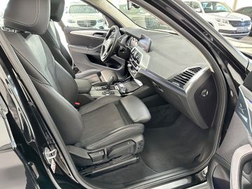 Fahrzeugabbildung BMW X3 xD20d xLine Alarm Panorama DisplKey M Sport