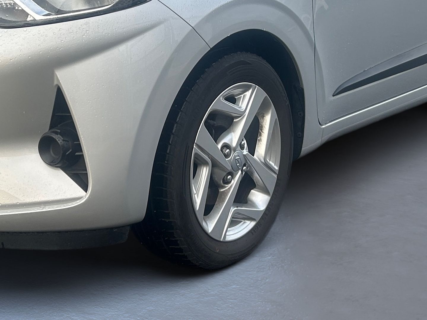 Fahrzeugabbildung Hyundai i10 Trend Navi Apple CarPlay Android Auto Klimaa