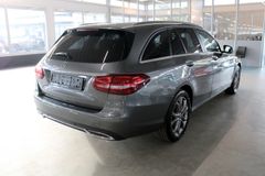 Fahrzeugabbildung Mercedes-Benz C 220 d T-Modell 9-G Automatik + LED + AHK