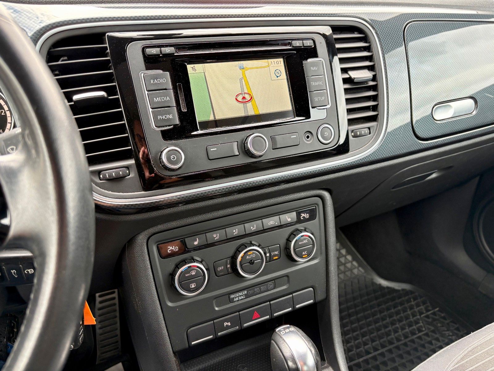 Fahrzeugabbildung Volkswagen Beetle 2.0 TSI DSG SPORT Navi Pano Xenon 147 kW