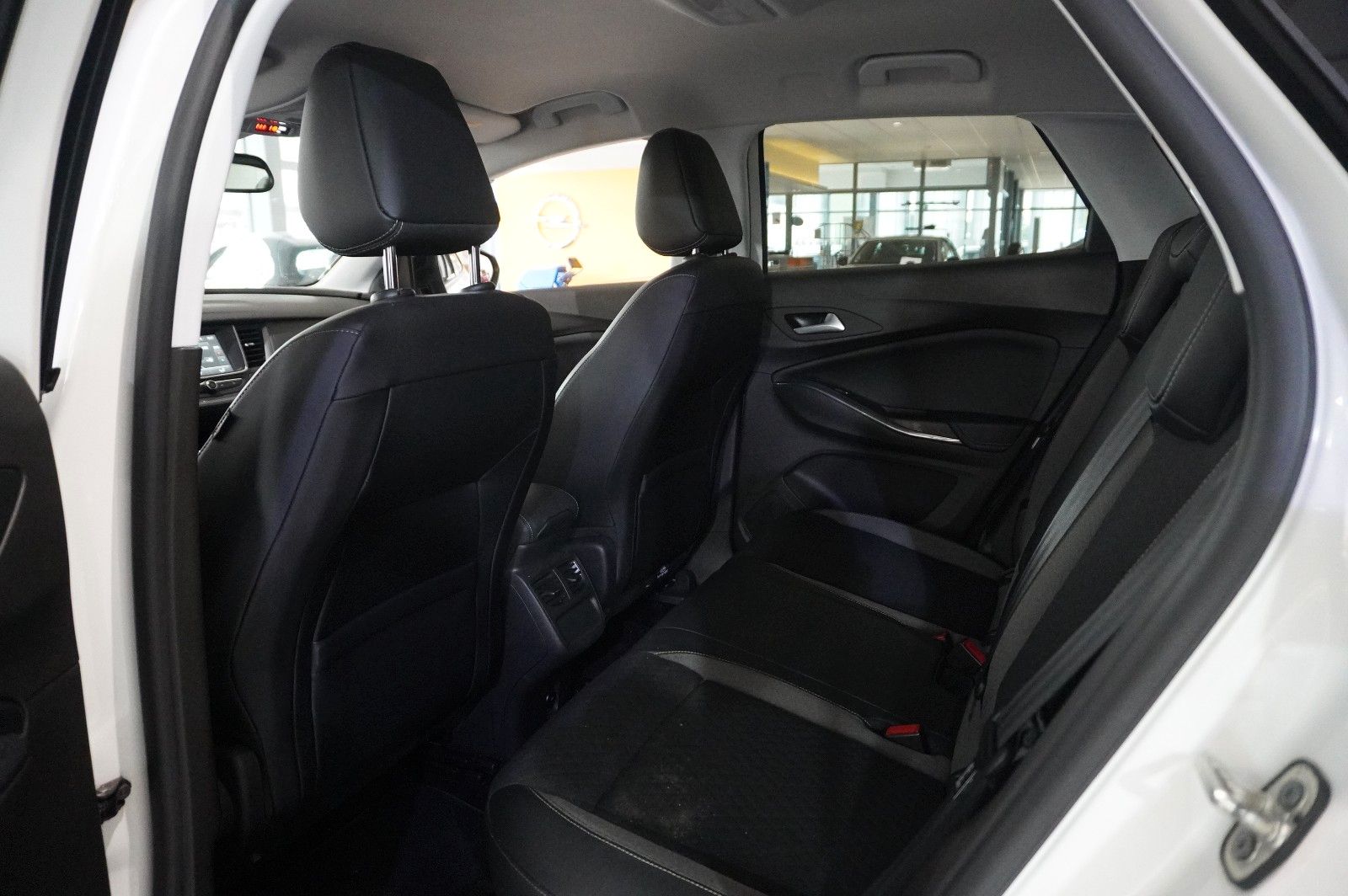 Fahrzeugabbildung Opel Grandland 1.5D AHK/KAMERA/SHZ/LHZ/FSH/ALU/ACC