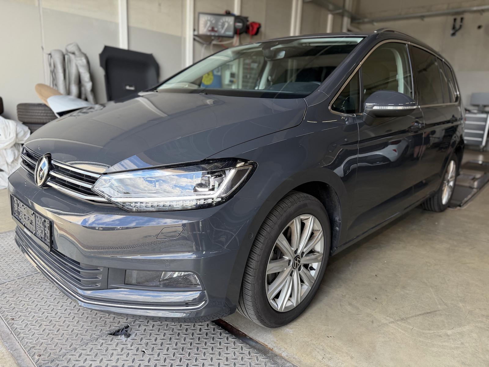 Volkswagen Touran 1,5TSI DSG Highline LED 7 Sitze NAVI AHK
