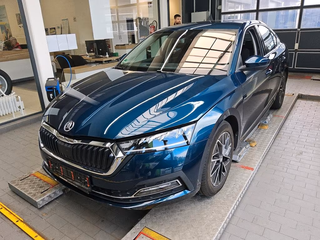Skoda Octavia Lim. Style 4x4/LED/AHK/HUD/R-KAMERA/ACC